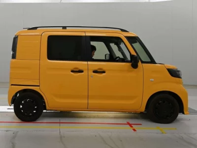 Suzuki SPACIA BASE