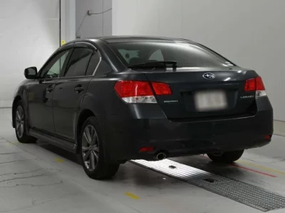 Subaru LEGACY B4