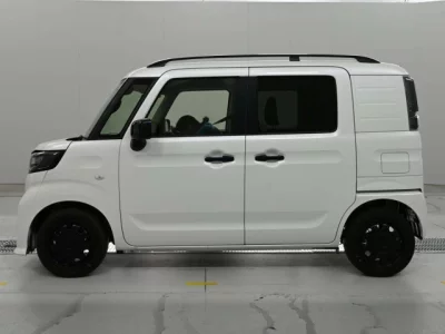 Suzuki SPACIA BASE