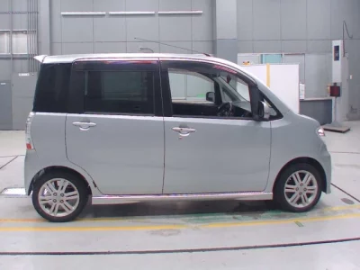 Daihatsu TANTO EXE
