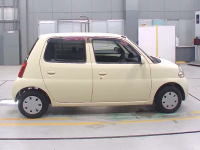 Daihatsu Esse