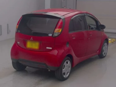 Mitsubishi i