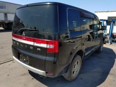 Mitsubishi DELICA D5