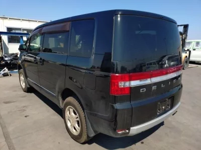 Mitsubishi DELICA D5