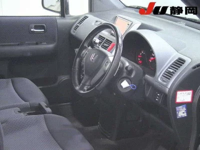 Honda Mobilio Spike