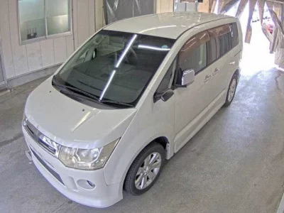 Mitsubishi DELICA D5