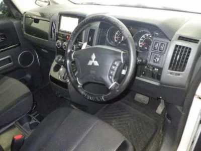 Mitsubishi DELICA D5