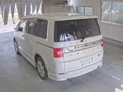 Mitsubishi DELICA D5