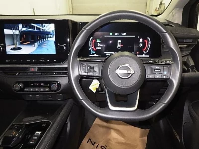 Nissan Aura