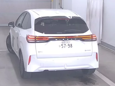 Nissan Aura