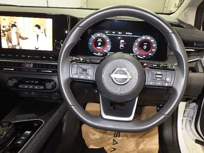 Nissan Aura