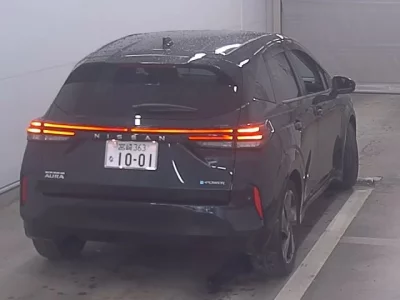 Nissan Aura