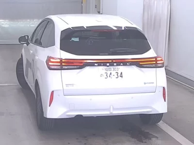 Nissan Aura