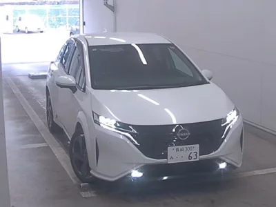 Nissan Aura