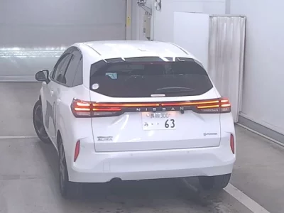 Nissan Aura