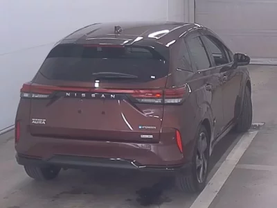 Nissan Aura