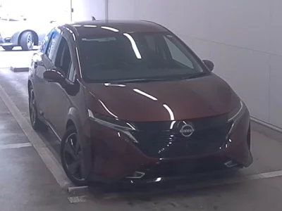 Nissan Aura