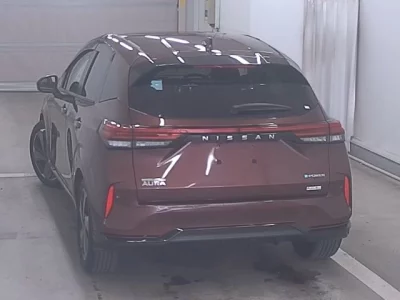 Nissan Aura
