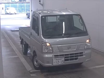 Nissan NT100 Clipper
