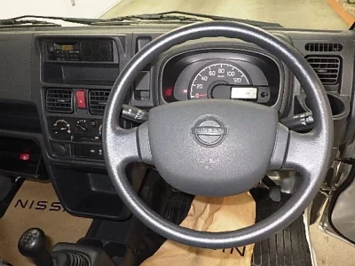 Nissan NT100 Clipper