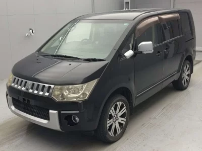 Mitsubishi DELICA D5