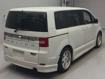 Mitsubishi DELICA D5