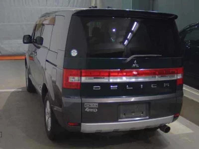 Mitsubishi DELICA D5