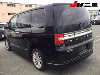 Mitsubishi Delica D:5