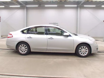 Nissan TEANA
