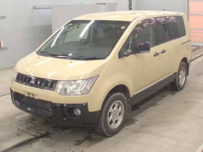Mitsubishi Delica D:5