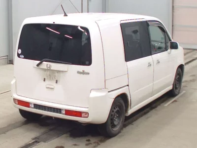 Honda Mobilio Spike