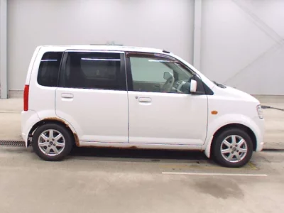Nissan Otti