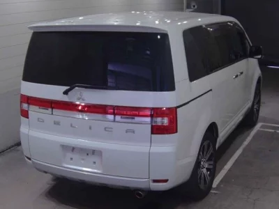 Mitsubishi DELICA D5