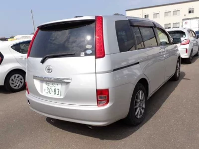 Toyota ISIS
