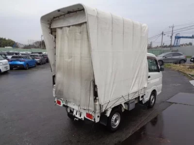 Nissan NT100 Clipper