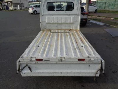 Nissan NT100 Clipper