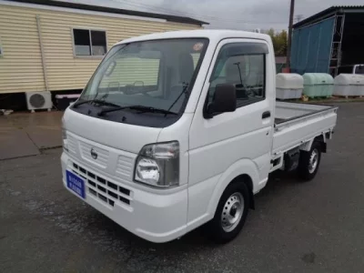 Nissan NT100 Clipper