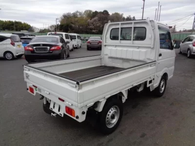 Nissan NT100 Clipper
