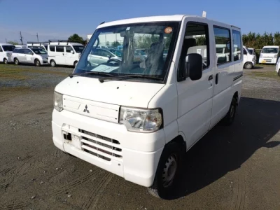 Mitsubishi Minicab Van