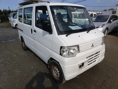 Mitsubishi Minicab Van
