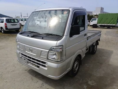 Nissan NT100 Clipper