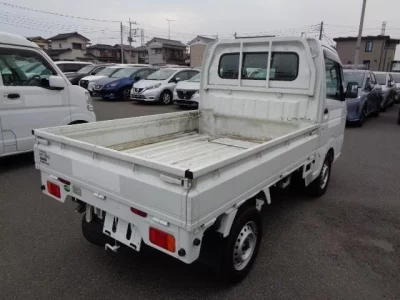 Nissan NT100 Clipper