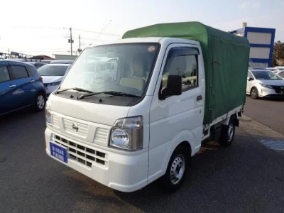 Nissan NT100 Clipper