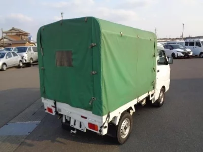 Nissan NT100 Clipper