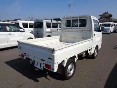 Nissan NT100 Clipper