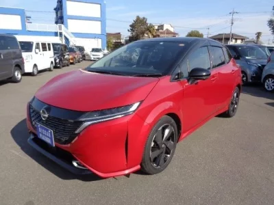 Nissan AURA