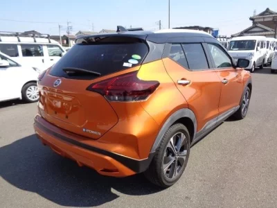 Nissan KICKS