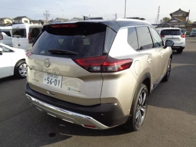 Nissan X-TRAIL