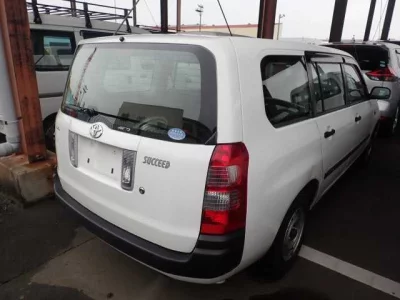 Toyota SUCCEED