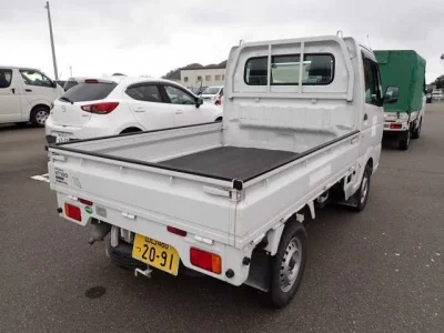 Nissan NT100 Clipper